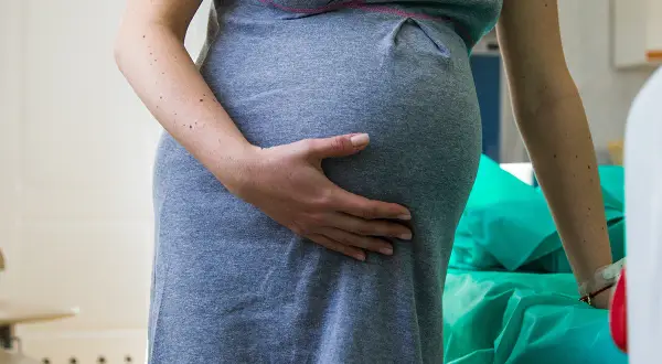 Szyjka 3 cm – co to oznacza dla porodu i zdrowia w ciąży?