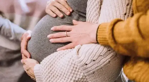 Czop śluzowy ile dni przed porodem? Oczekiwania i rzeczywistość